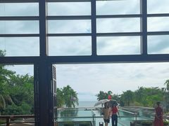 -亚龙湾喜来登·美景台大堂吧
