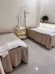 -苗方清颜专业祛痘·皮肤管理