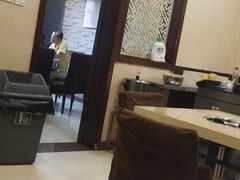 大堂-清真重庆巴爷香辣鸡煲(南小巷店)