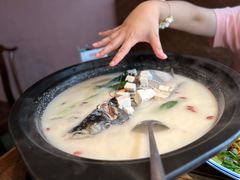 泉水叮咚鱼头汤-鱼食饭稻·苏浙土菜17年老馆子(平江路店)