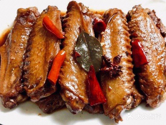 度假在富力湾，这条街吃的不算多，每家都吃过一遍
