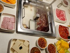-海底捞火锅鲜切牛肉主题店(长寿路店)