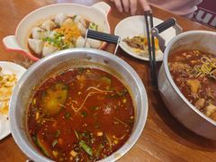 -爆炸头阿姨小四川正宗川味小吃(无任何分店)