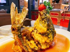 糖醋鲤鱼-闫府私房菜·百年鲁菜(恒隆店)