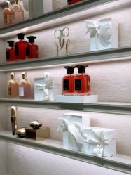 -法国娇兰精品店