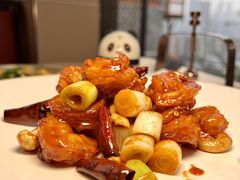 -嫩芽 ·地道重庆菜(十八梯露台夜景店)