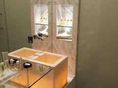 -上海滴水湖皇冠假日酒店