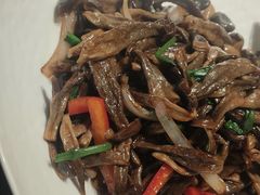 松板肉炒茶树菇-阿伟海鲜楼·福建菜(延寿店)