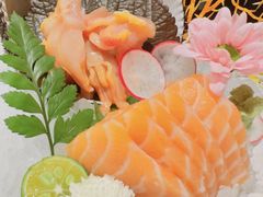 三文鱼刺身-京旬海鲜放题·铁板烧自助餐厅