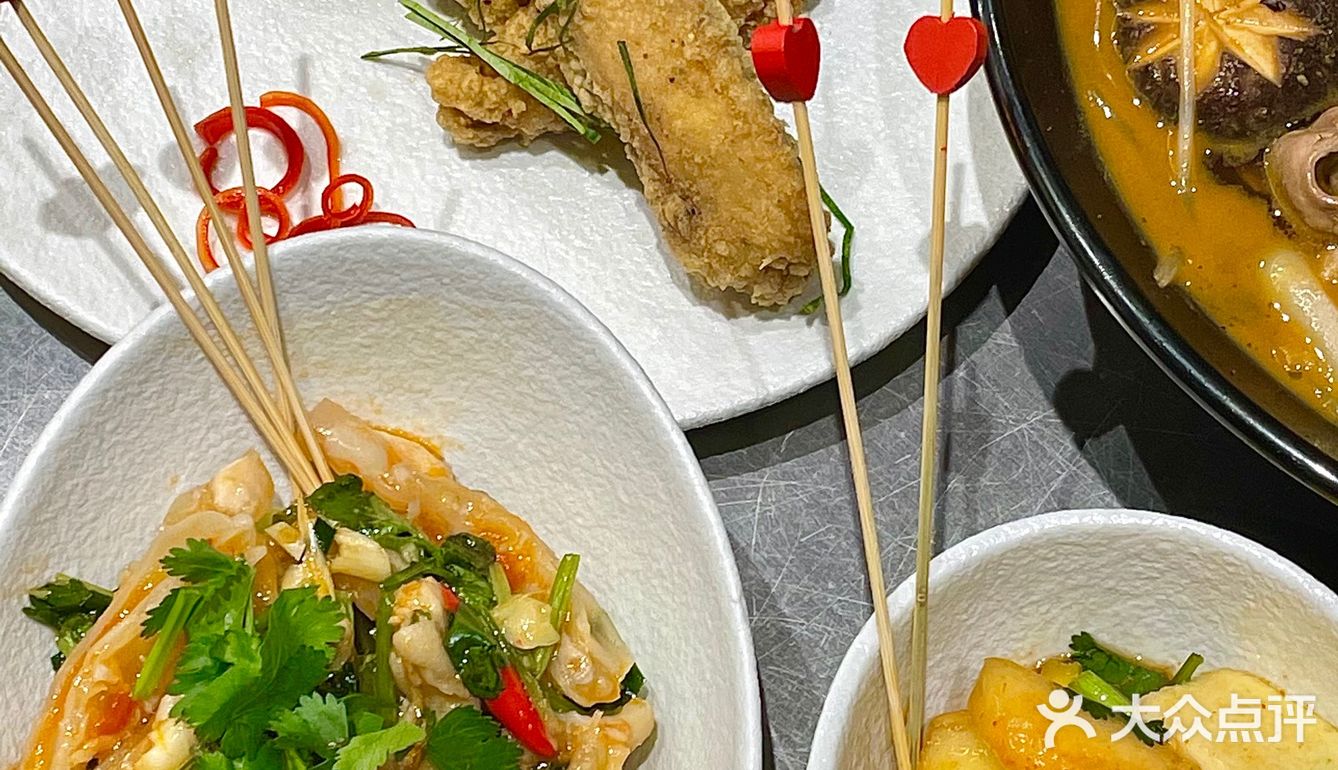 北山专属浪漫[爱心]红绿灯🚦居然是嗦老友粉的🍜