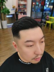 -曼都发型