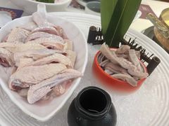 -洪氏嗨捞·广东猪肚鸡·椰子鸡火锅(西咸万象城店)