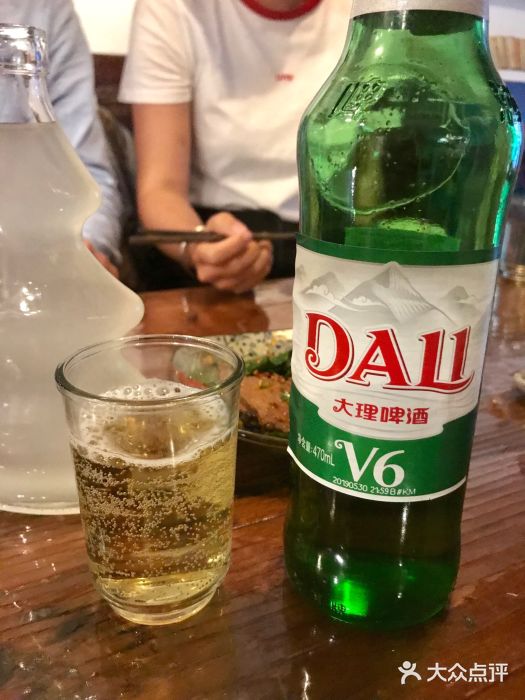 哈尼箇舊大理啤酒圖片