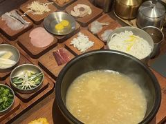 -银米·云南传统过桥米线(双廊黑金冠店)