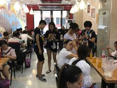 等位区-螺小胖柳州螺蛳粉(钟楼总店)