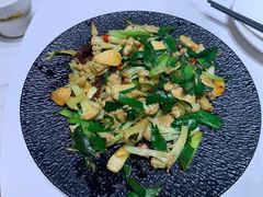 -小河公主秘制烤羊腿(小绿谷店)