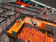 -极限PLAY运动娱乐新世界·团建派对潮玩休闲馆·室内蹦极高空游乐园