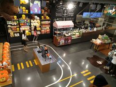 -LINE FRIENDS Garosu-gil Flagship Store