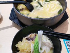 -灵芝妹子海鲜米线(凯德和平广场店)