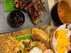 印尼式炒面饭-Naughty Nuri’s Phuket