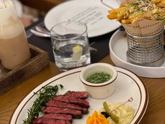 -Mark&Mars Restaurant