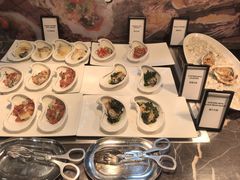 -广州万富希尔顿酒店·感趣自助餐厅·金秋蟹宴生蚝海鲜刺身