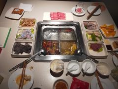 -海底捞火锅鲜切牛肉主题店(长寿路店)