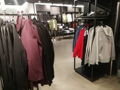 -H&M(鹏欣水游城店)