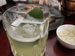 -毛毛虫酒吧
