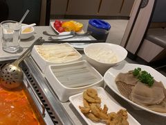 -海底捞火锅鲜切牛肉主题店(长寿路店)