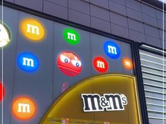 -m豆巧克力世界(上海世茂广场店)