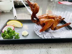 红烧乳鸽-郑猛记石岐鸽主题餐厅(长江店)