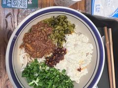 -云阿蛮云南生烫牛肉米线(奉贤路店)