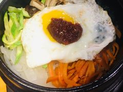 传统石锅拌饭-唯成•韩国炭火烤肉 유성고기