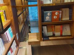 -半山书局(新世纪商城店)