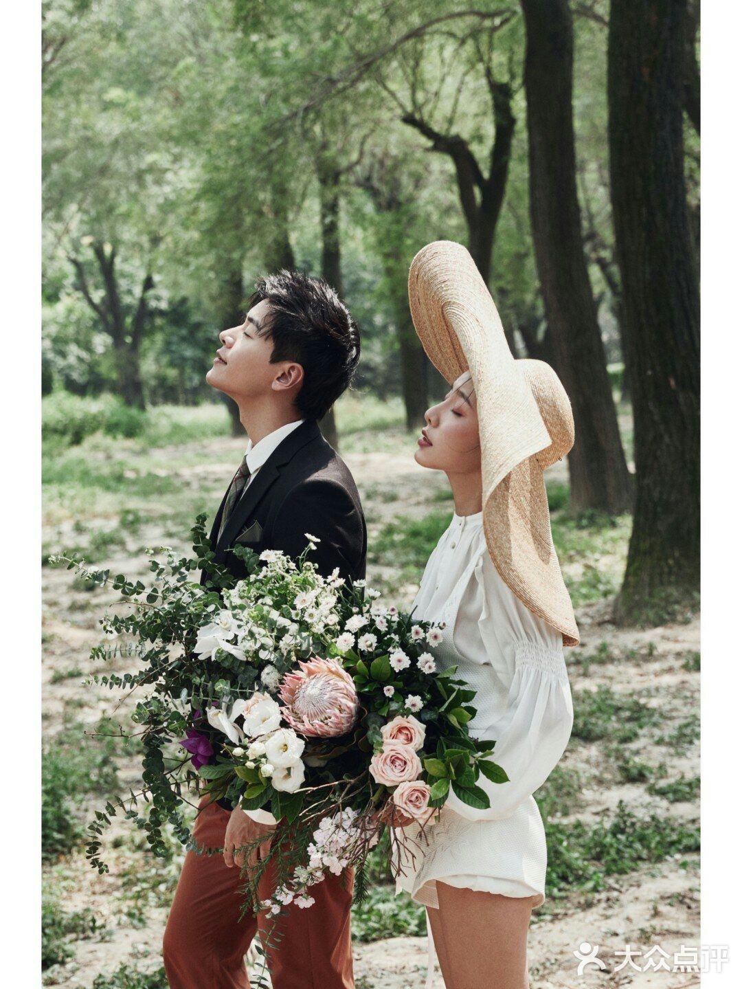 老公,咱们的森系婚纱照,真的很惊艳哦