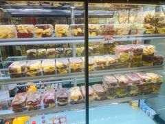 面包甜点陈列柜-嘉年华面包房餐厅（饺子馆）(陶然亭店)