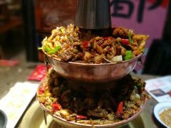 -沪小二炭火蛙锅(淮海中路美食不夜城店)