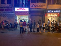 -Bánh Mì Huynh Hoa