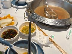 -左庭右院鲜牛肉火锅(金山万达店)