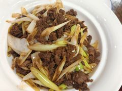 葱爆鲜鹿肉-乔家满族八大碗(流水沟店)