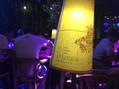-胡桃里音乐餐厅(陶溪川店)(川湘赣菜·世界百大酒庄直供红酒·音乐表演)