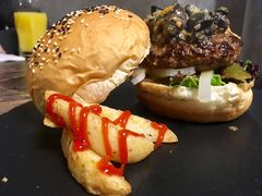 -HIGH FIVE哈福手工汉堡(桂林路店)