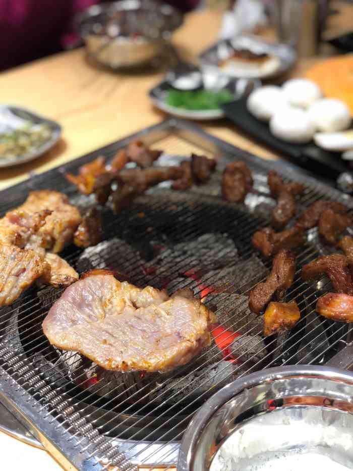 麻蒲碳烤肉(1号店总店)-"96远景路的韩国烤肉店也吃过好几家了,以.