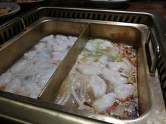 -东巴婆婆云南鱼豆花火锅(大东门店)