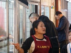 -三亚火车头万人海鲜广场