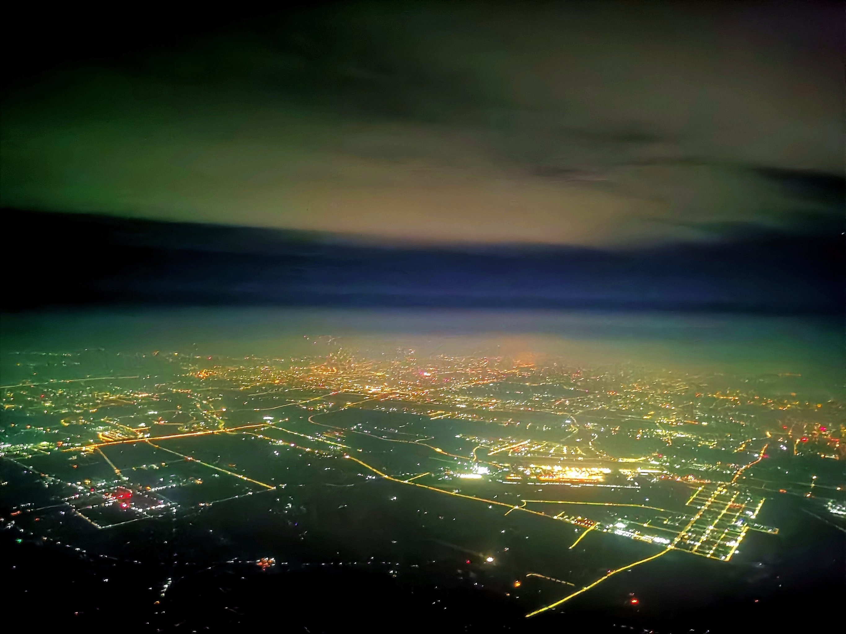 飞机上拍的夜景图片