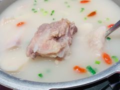 龙骨炖高压香芋-老湘亲·品鉴湘菜(蔡塘爱琴海店)