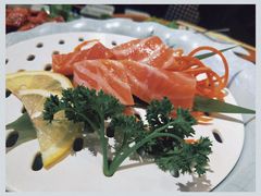 生吃三文鱼-梦山水日本烧肉(五四广场店)