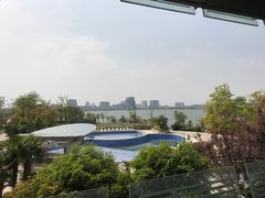 -上海滴水湖皇冠假日酒店